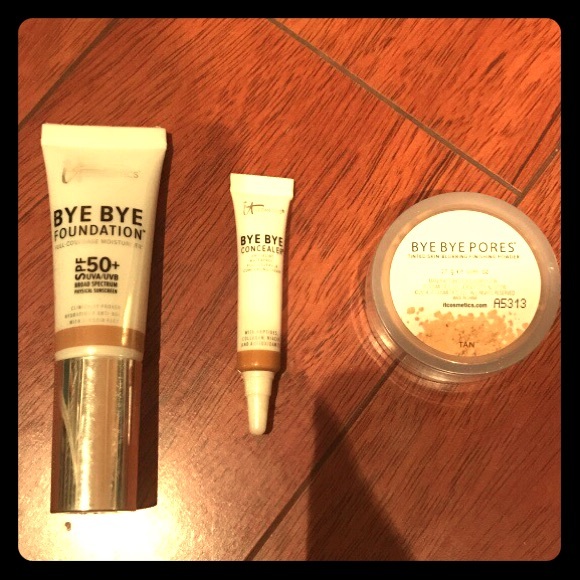 It cosmetics bye bye foundation concealer powder
