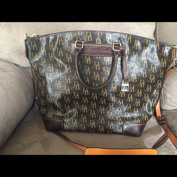New Dooney & Bourke purse - Picture 2 of 4