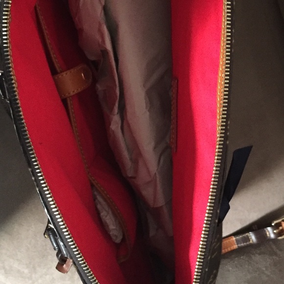 New Dooney & Bourke purse - Picture 4 of 4