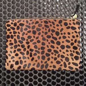 CLARE V Leopard Clutch