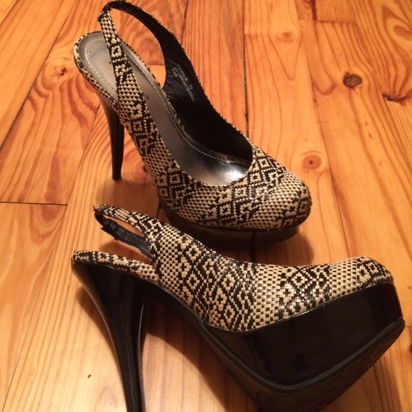 Slingback print platforms