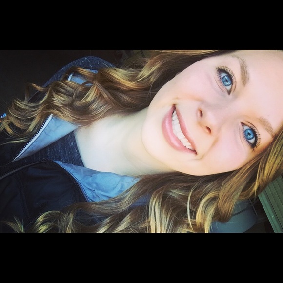 Meet your Posher, Abbey - Picture 1 of 1