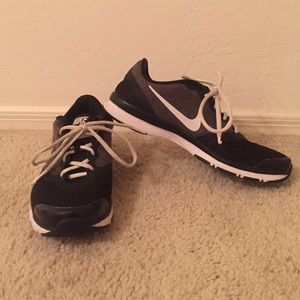 Black Nike Flex Sneakers size 8.5