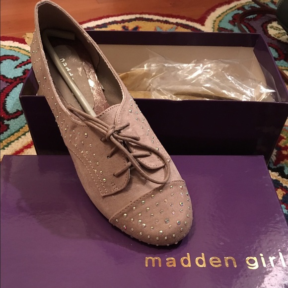Suede-like lace up oxfords - Size 7.5 NIB