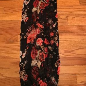 ‼️NEW! Black floral infinity scarf from Nordstrom
