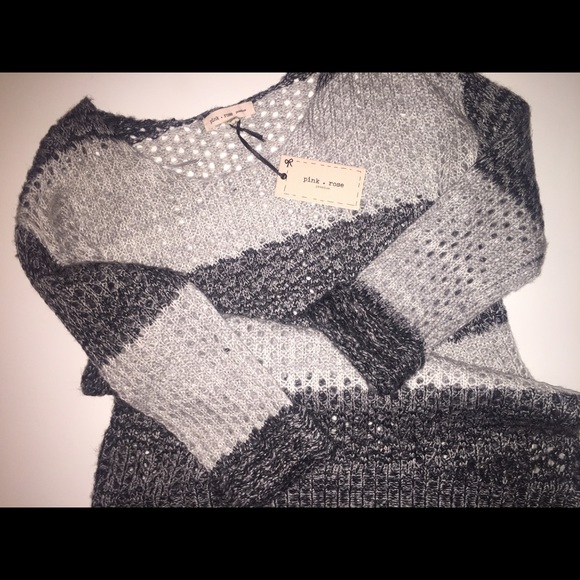PRICE DROP❗️Black & Grey Sweater