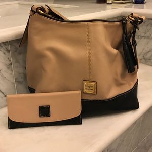 Dooney & Bourke Handbag/wallet