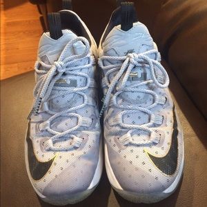 Nike Lebron XIII Low Cool Grey