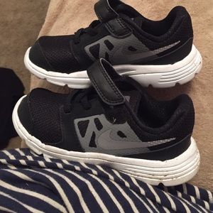 Black Nike toddler