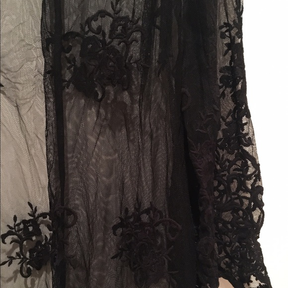 BRAND NEW F21 Black Embroidered Mesh Kimono- Sz S - Picture 3 of 3