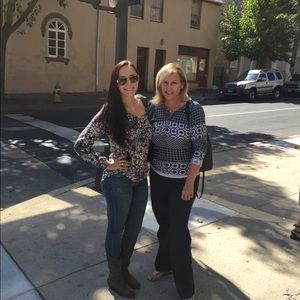 Meet your Posher, Sharon