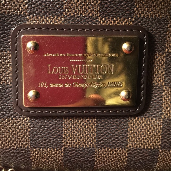 ❣SOLD❣Additional pics of Louis Vuitton Eva clutch