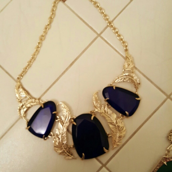 HTF-Rare- Kendra Scott necklace
