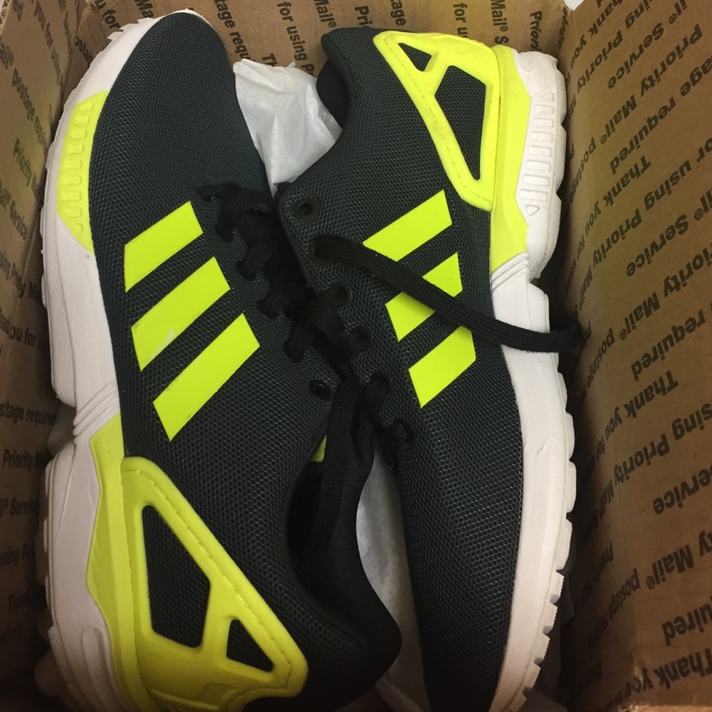 Last call!!! 🥂Adidas Originals ZX Flux