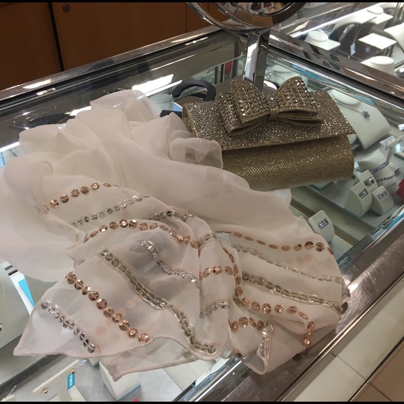 Meet your Posher, Suzanna - Picture 4 of 7