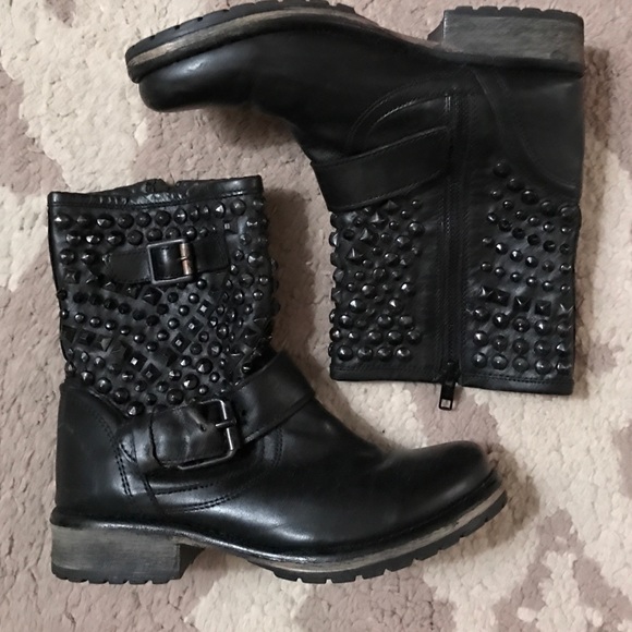 Steve Madden Marcoo Bootie in black Sz 6.5