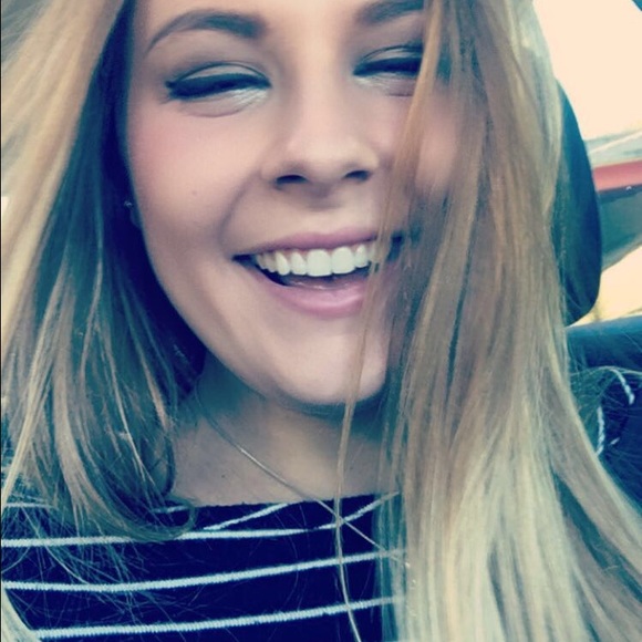 Meet your Posher, Julianna - Picture 1 of 1