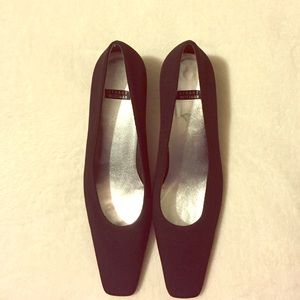 Authentic Stuart Weitzman Black Nylon Pump- size 8