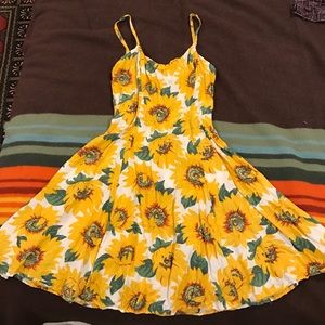 Classic 90's Daisy Dress by ESPRIT