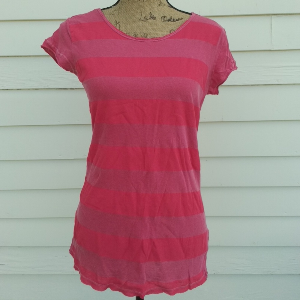 GAP distressed long red striped tee