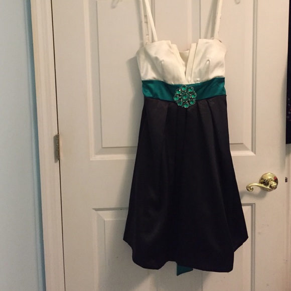 Formal Dress, Never worn, size 5. - Picture 1 of 1