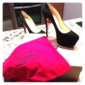 Christian Louboutin Daffodile Heel