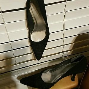Stuarts Weitzman black pump shoes