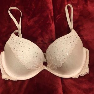 Beautiful 32D Victoria's Secret push-up Demi bra