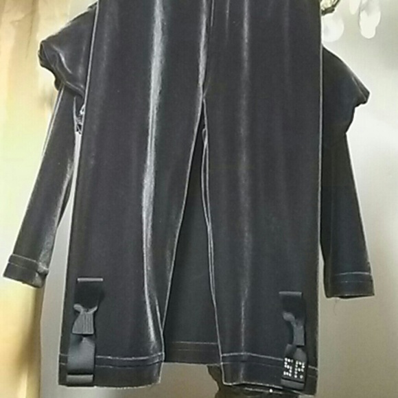 Girls Matching Velvet Pants and Top - Picture 2 of 4