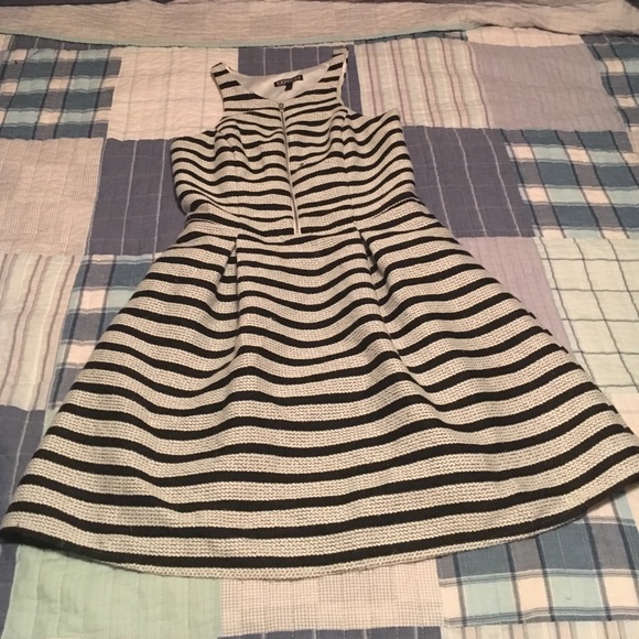 Short black and white Express dress
