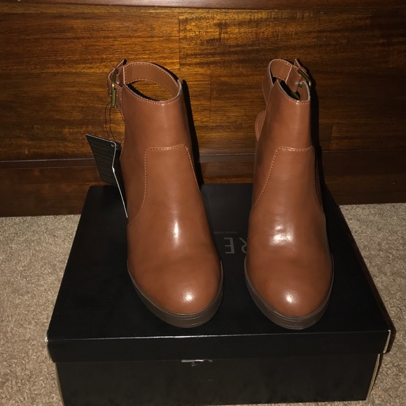 Forever 21 Tan booties