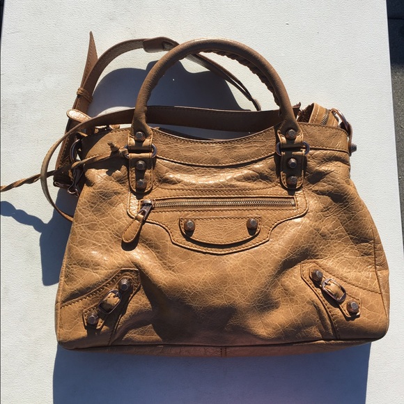 Balenciaga Town medium satchel handbag with optional crossbody strap - Picture 2 of 8