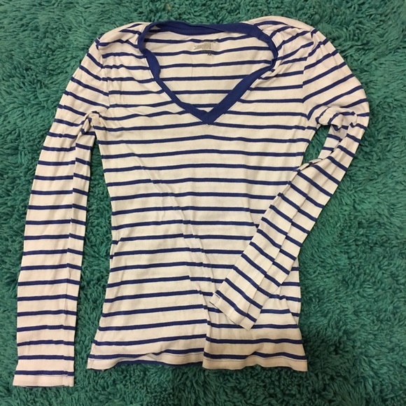 Old Navy Long sleeve tshirt