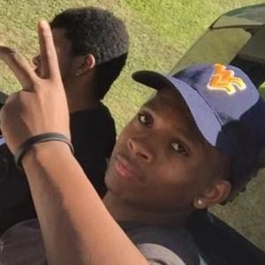 Meet your Posher, Devonte