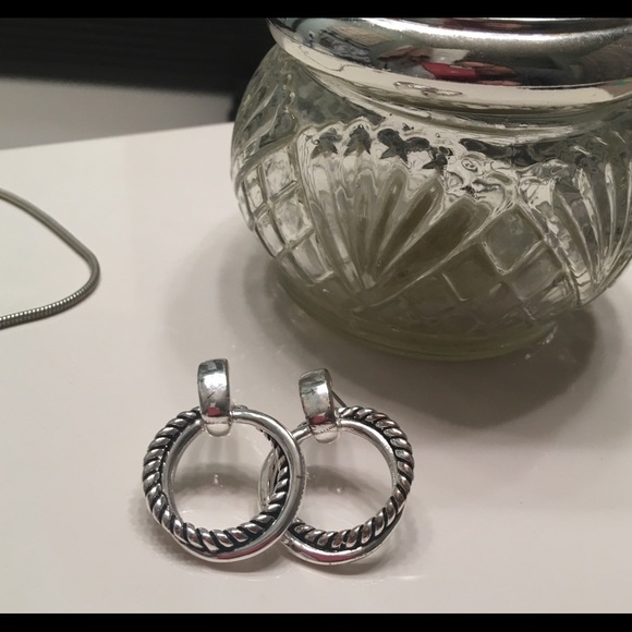 Monet cable styled earrings.