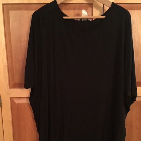 Black short(dolman) sleeve shirt/tunic