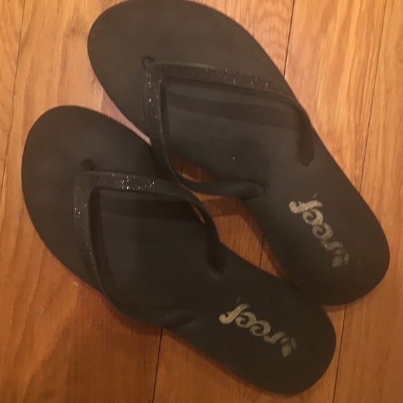 Black Sparkle Size 5 Reef Flip Flops