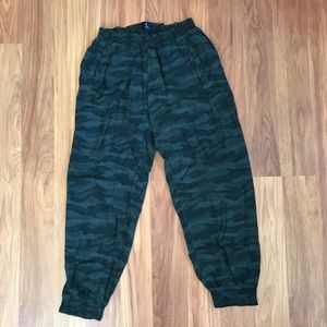 Camo American eagle capris