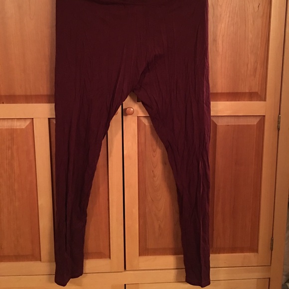 Burgundy leggings