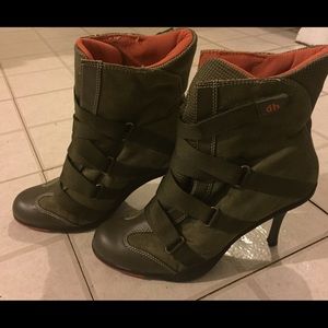 Kickass military inspired boots