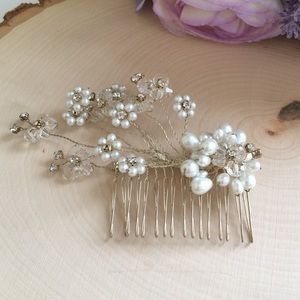 Elegant Hair Accessory!