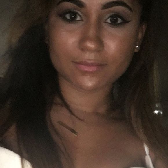 Meet your Posher, Mya