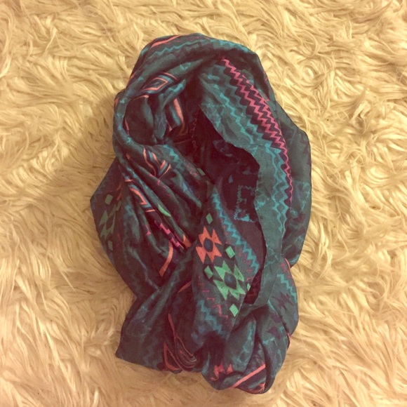 Scarf.