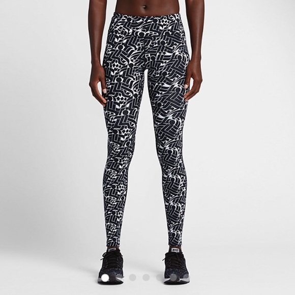 NWT! NIKE EPIC LUX TIGHT Leggings