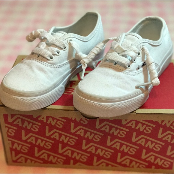 EUC VANS true white sneakers