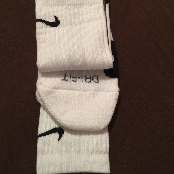 Men's Nike Elite Basketball Socks - Picture 2 of 3