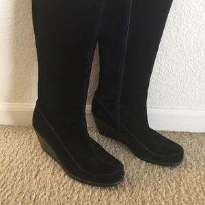 🎉HP🎉Wedge heel suede boots