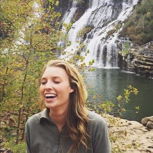 Meet your Posher, Daphne