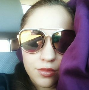 Meet your Posher, Daniela