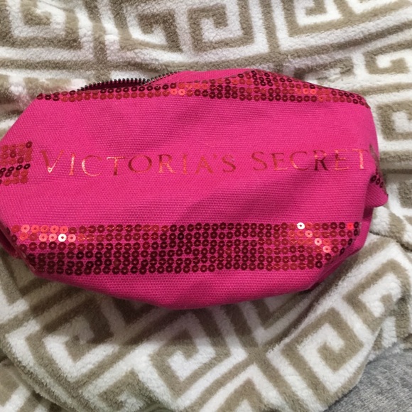 NWT sequined Victoria's Secret makeup bag